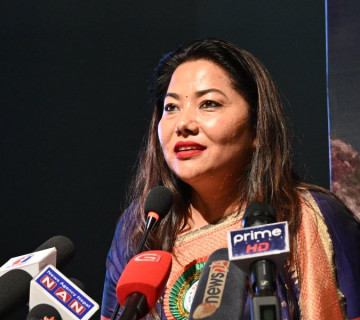 सांसदलाई आफ्नो विचार राख्न नदिएर एमालेले गल्ती गर्‍योः रामकुमारी झाँक्री